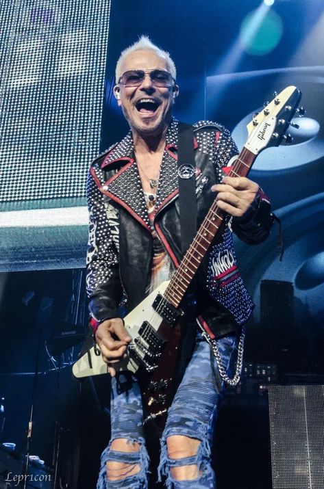 Rudolf Schenker Rudolf Schenker, Scorpions Band, The Scorpions, Pet Shop Boys, Flying V, Guitar Hero, Heavy Metal Bands, Rock Legends, I Love Music