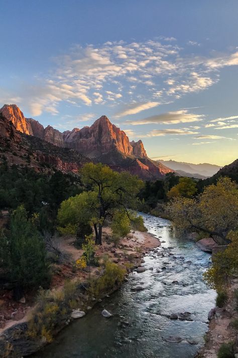 This is a 4 hour mountain stream relaxing nature sounds with relaxing sounds of stream flowing and music background. Nature sound in the mountain. Mountain Streams, Biblical Paintings, Relaxing Nature, Relaxing Sounds, Background Nature, Music Background, Mountain Stream, Mountain River, Music Backgrounds