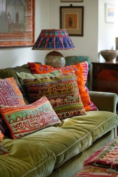 Boho Living Room Designs, Boho Living Rooms, Hall Ways, Homemaking Ideas, Granny Chic Decor, Living Room Design Boho, Redesign Ideas, Bohemian House Decor, Boho Living Room Ideas