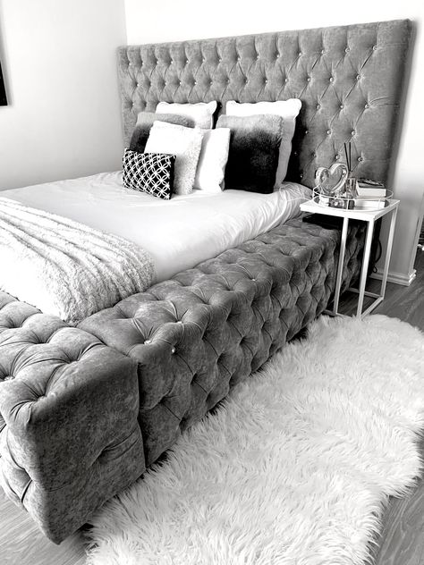 Room With Full Size Bed, Dream Rooms Beds & Bed Frames, Cute Bedframes For Teens, Cute Full Size Bed Frame, Cute Queen Size Beds, Cute Bedroom Sets, Bed Frame Ideas Aesthetic, Bedroom Ideas Bed Frames, Tall Bed Frames