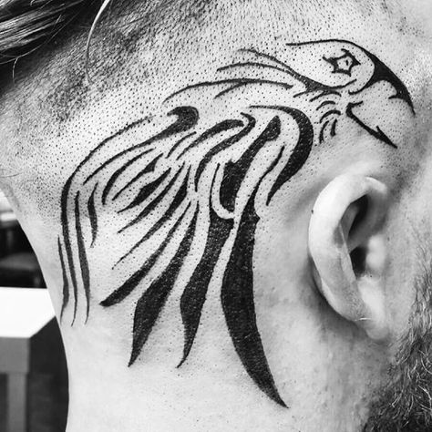 Tribal Norse Raven Tattoo On Head For Men Viking Tattoos Neck, Norse Neck Tattoo, Neck Viking Tattoo, Head Tattoo Men Viking, Viking Head Tattoo, Norse Raven Tattoo, Savage Gentleman, Tattoo On Face, Moko Tattoo