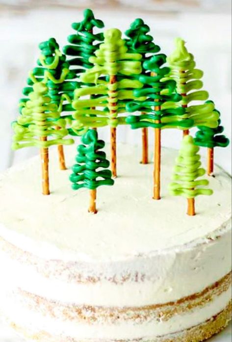 Pretzel Trees, Coconut Buttercream Frosting, Moist Gingerbread, Coconut Buttercream, Chocolate Tree, Christmas Cake Pops, Cake Christmas, Christmas Cake Designs, Christmas Recipes Appetizers