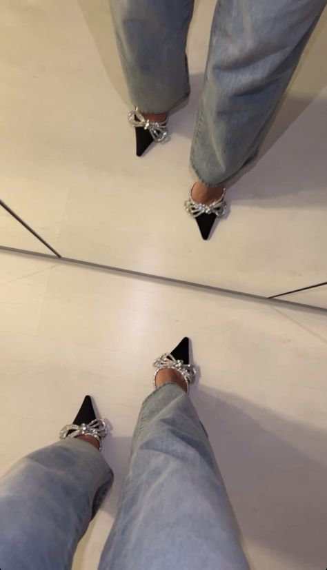 Heels With Jeans Aesthetic, Heels Aesthetic Outfit, Kashmir Diaries, Girls Money, High Heels Aesthetic, Rihanna Dress, Hijab Fashion Summer, Fancy Heels, Heels Aesthetic