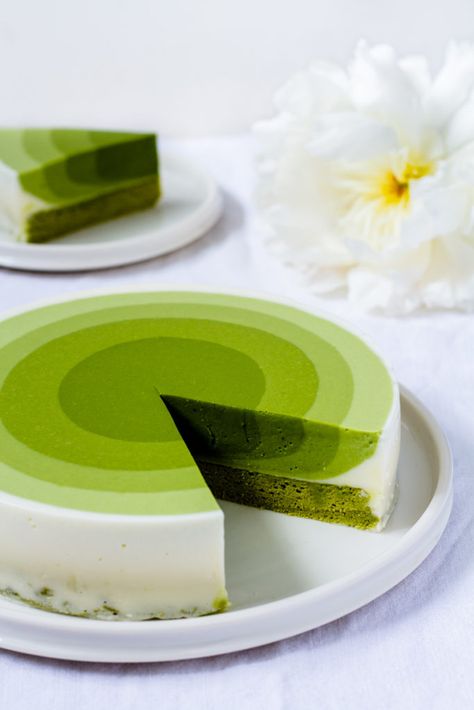 Süße Verführung - Matcha Mousse Kuchen Cake Matcha, Matcha Mousse, Matcha Dessert, Matcha Cake, Matcha Recipe, Green Cake, Vanilla Cake Recipe, Chiffon Cake, Mousse Cake