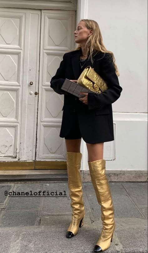 Marie Von Behrens, Fashion Outfits Dresses, Black Boots Outfit, Gold Boots, Estilo Fitness, Daily Outfit Inspiration, New Years Eve Outfits, Boring Clothes, Next Clothes