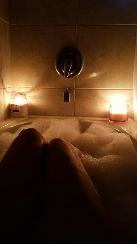 Bath Pics, 90s Pictures, Bathtub Photography, Bath Pictures, Bath Aesthetic, Bath Art, Photos Tumblr, Relaxing Bath, Ways To Relax