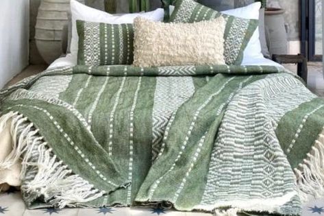 Moroccan 100% Wool Blanket , Hand-loomed Throw , Soft Wool Throw, Throw With Fringe, Cream&olive Green Wool Blanket. - Etsy Green Throw Bedroom, Sage Green Boho Bedroom, Small Bedroom Ideas Minimalist, Green Paint Colors Bedroom, Green Bedroom Modern, Green Boho Bedroom, Green Bedroom Paint, Moroccan Blanket, Douglas House