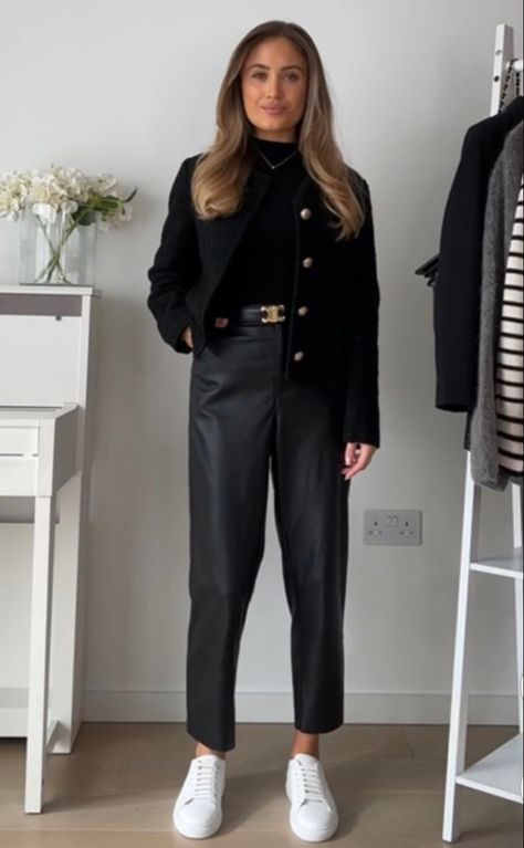 Business Casual Outfits For Women Leather Pants, Leather Pants Outfit Office, Chanel Streetwear, Smart Casual Work Outfit Women, Cute Office Outfits, Summer Business Casual Outfits, Aesthetic Business, Casual Work Outfits Women, Denim Jacket Outfit