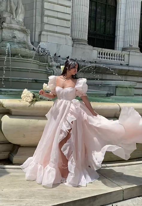 Dark Fantasy Gown, Ball Gowns For Women, Pink Princess Dresses, Aesthetic Ball Gowns, Soft Era, Ball Gown Prom Dresses, Gown Prom Dresses, Matric Dance, Ballroom Dresses