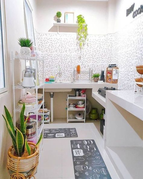 Inspirasi desain dapur minimalis Small Kitchen Minimalist Design, Dapur Aesthetic Simple, Small Condo Kitchen, Small Kitchen Design Apartment, Model Dapur, Tiny Kitchen Design, Simple Kitchen Design, Small Kitchen Decor, Kitchen Design Plans