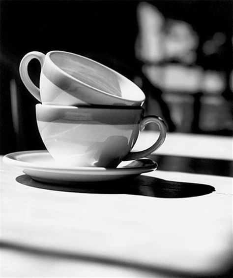 Still-Life-photography-1 Foto Macro, Ideas For Photography, Still Life Pictures, Photography Still Life, Black And White Coffee, Photography Black And White, Beautiful Food Photography, Object Photography, Object Drawing