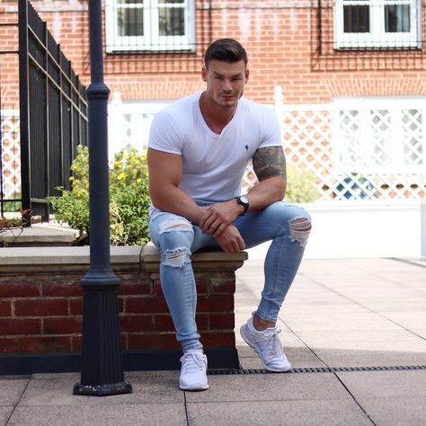 Men Street Look, Contemplating Life, Denim Ootd, Dressing Sense, Mens Fashion Blog, Ootd Men, Men Street, Street Look, White Tee