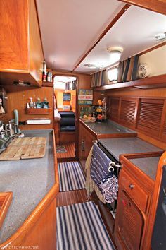 Trawler Boats, Boat Interior Design, Boat House Interior, Sailboat Interior, Sailboat Living, Mini Loft, Living On A Boat, Buy A Boat, Build Your Own Boat