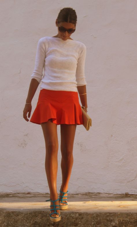 // Estilo Olivia Palermo, Hot Skirts, Orange Skirt, Red Skirt, Red Skirts, Mode Inspo, Beautiful Skirts, Mode Vintage, Mode Style