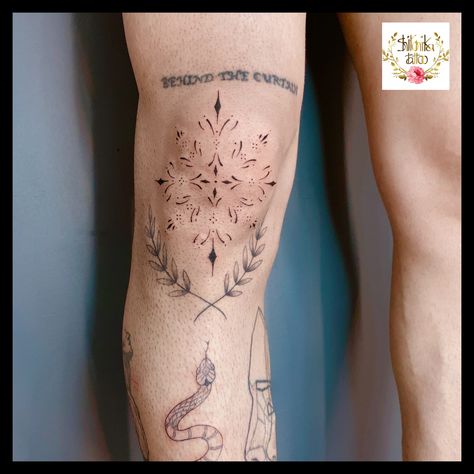 #ornamentaltattoo #tattoos #geometrictattoos #kneetattoo Dotwork Knee Tattoo, Ornamental Knee Tattoo, Kneecap Tattoo, Ornamental Tattoo, Leg Sleeve Tattoo, Knee Tattoo, Leg Sleeve, Leg Sleeves, Tat Ideas