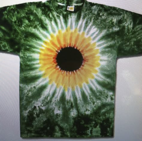 Sunflower tie dye Sunflower Tie Dye Diy, Tie Dye Flower Pattern, Things You Can Tie Dye, Tie Dye Patterns Techniques, Unique Tie Dye Patterns, Tie Dye Ideas, Cool Tie Dye Designs, Sunflower Tie Dye, Easy Diy Tie Dye