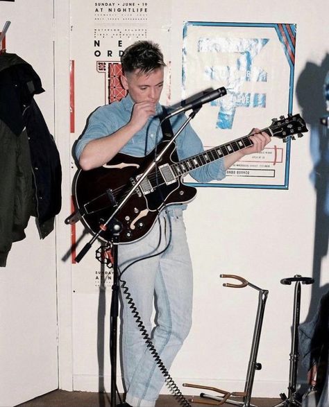 Bernard Sumner, Class Clown, Alternative Artists, New Wave Music, Not Funny, Women Of Rock, 80s Bands, Disc Jockey, New Order