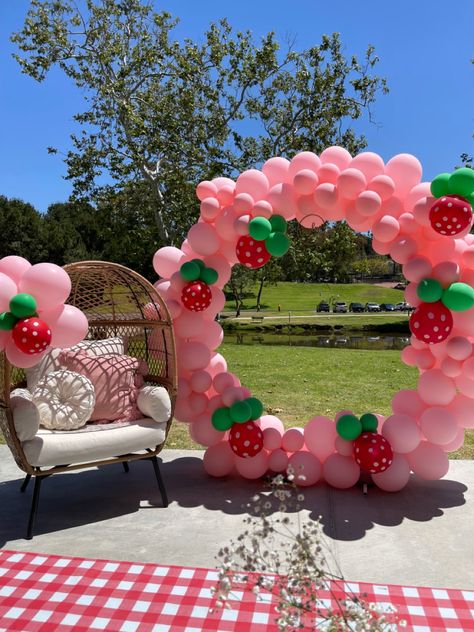 Strawberry Arch, Strawberry Baby Shower Theme Girl, Strawberry Shortcake Theme Party Ideas, Flowers With Strawberries, Strawberries Baby Shower Ideas, Strawberry Gender Reveal, Berry Themed Gender Reveal, Berry First Birthday Party Centerpieces, Berry Decorations Party