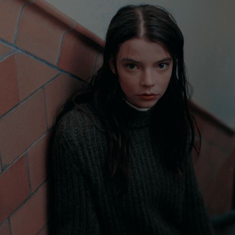 Anya Taylor Joy Short Hair, Anya Taylor Joy Dark Hair, Anya Taylor Joy Black Hair, Lucretia Black, Winternight Trilogy, Stranger Things Fanfic, Anya Taylor Joy, Iconic Women, Celebrity Crush