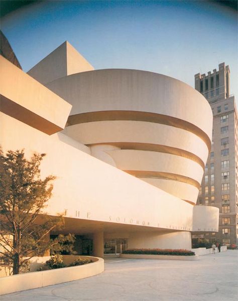 Guggenheim Museum by Frank Lloyd Wright architect, at New York, New York, 1956 to 1959. Frank Lloyd Wright Guggenheim, Lloyd Wright Architecture, Frank Lloyd Wright Buildings, Frank Lloyd Wright Architecture, Architecture Collection, Tall Buildings, Frank Gehry, Guggenheim Museum, Organic Architecture