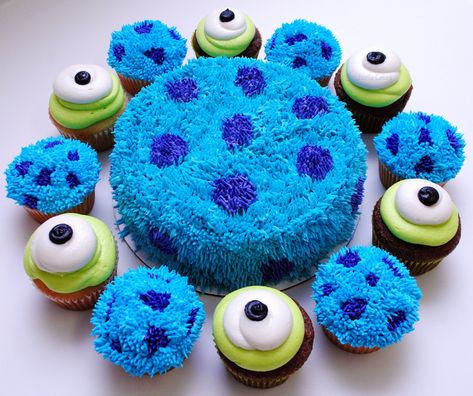 Monsters Inc. Cake and Cupcakes – Jamie Cakes Monsters Inc Cake, 1st Birthday Foods, Monster Birthday Cakes, Monster Inc Cakes, Monsters Inc Baby Shower, Monster 1st Birthdays, Monster Inc Birthday, Baby Boy 1st Birthday Party, Monster Birthday Parties