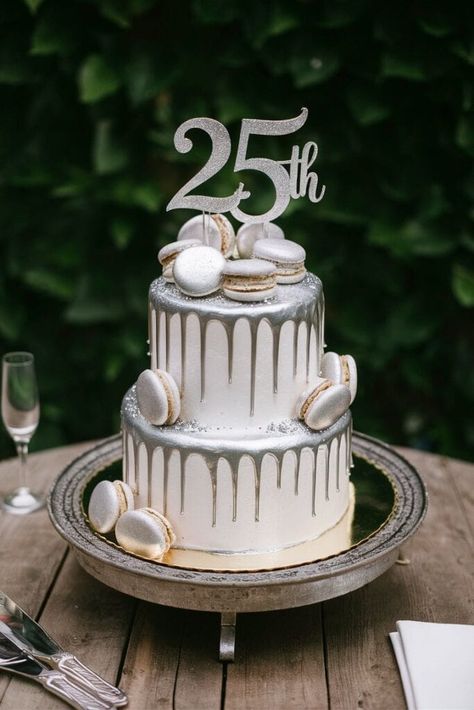 25 Anniversary Cake Unique, Silver Jubilee Cake 25th Anniversary, Anniversary Cake Designs For Parents, 25th Anniversary Cake For Parents, Anniversary Cake For Parents, 25th Anniversary Cake Ideas, 25th Anniversary Party Decorations, 25th Wedding Anniversary Cake, Wedding Anniversary Centerpieces