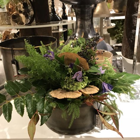 Greenery with dried mushrooms centerpiece Flower Arrangements With Mushrooms, Mushroom Flower Arrangements, Mushroom Floral Arrangement, Mushroom Centerpiece, Colonial Hat, Country Flower Arrangements, Woodland Wedding Centerpieces, Autumn Florals, Vintage Booth