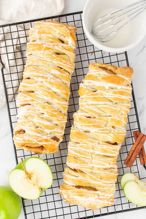 Easy Apple Strudel Recipe {Made with puff pastry!} Apple Strudel With Puff Pastry, Apple Pie Puff Pastry Recipes, Apple Pie Filling Puff Pastry Recipes, Puff Pastry Apple Strudel, Easy Apple Strudel Recipe Puff Pastry, Apple Strudel Recipe Puff Pastry, Puff Pastry Apple Recipes, Apple Puff Pastry Recipes, Apple Strudel Puff Pastry