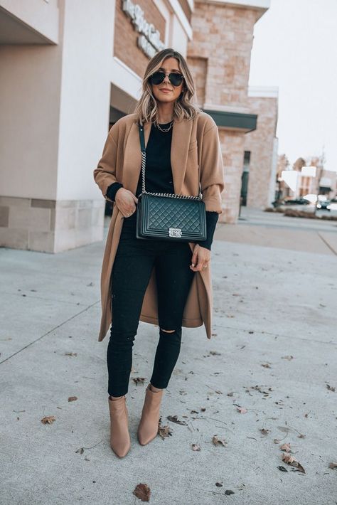 Austin Fall Fashion, Edgy Boss Outfits, Winter Outfits Daytime, Nyc Fall Work Outfits, Outfits For Sales Job, Black Pants Tan Boots Outfit, Vegas Day Outfit Winter Casual, Khaki Wool Coat Outfit, Casual Winter Outfits For Women 2024