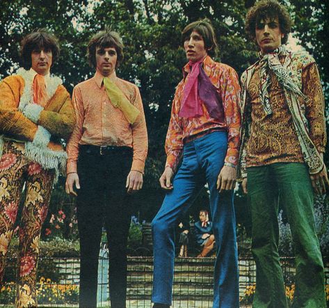 Pink Floyd Pink Floyd Outfit, Pink Floyd Fashion, 60s Rock, Richard Williams, 60s 70s Fashion, David Gilmour, Outfit Pink, I'm With The Band, Looks Street Style