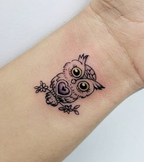 Cute Small Owl Tattoos, Back Owl Tattoo Women, Cute Tattoo Designs Simple, Tiny Owl Tattoos For Women, Small Owl Tattoo For Women Unique, Owl Wrist Tattoos For Women, Owl Tattoo Cute, Small Owl Tattoos For Women Simple, Cute Owl Tattoo For Women