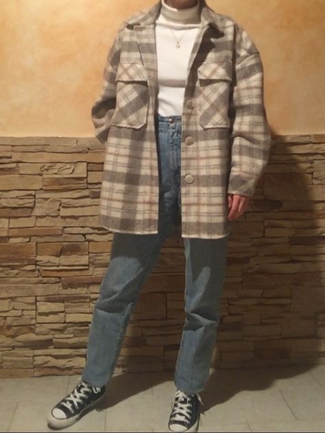 Cropped Flannel Jacket Outfit, Flannel Jacket Outfit, Neutral Color Outfits, Cropped Flannel, Neutral Colours, Flannel Women, Flannel Jacket, Jacket Outfit, Plaid Jacket