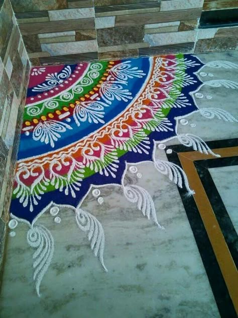 Corner Diwali Rangoli, Designer Rangoli Designs, Rangoli Half Circle, Rangoli Corner Design, Rangoli For Corner, Corner Rangoli Designs Diwali, Rangoli Designs Corner, Half Rangoli Designs, Rangoli Corner