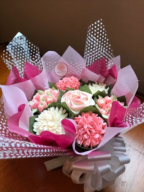 Cupcake Bouquet Valentines Day, Cupcake Bouquet Packaging, Small Cupcake Bouquet, Cupcake Bouquet Box, Pink Cupcake Bouquet, Cupcake Basket Bouquet, Cupcake Flower Bouquet On Board, Cupcake Bouquet Tutorial, Mother’s Day Cupcake Flower Bouquet