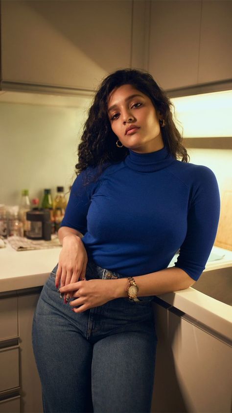 Rithika Singh Hottest, Rithika Singh, Ritika Singh, 4k Wallpaper For Mobile, Stylish Girl, All In One, Long Sleeve Blouse, Actresses, Celebrities