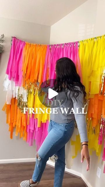 Deja Smith on Instagram: "While I’m sharing her 3rd birthday party…Let’s throw it back to my daughter’s 2nd birthday to show you one of my favorite DIY’s!  These fringe back drops are such a fun staple piece and truly so easy, just a bit tedious. But I’d just stay up late, pour a glass of wine and turn on my fav tv show for a bit and go to work on this backdrop   The best part, it’s reusable! I still have it so I can keep using for other events and even left my friends borrow it if they want!  Maybe next party, I’ll do another!  . . #diymom #pinterestmom #twogroovy #diybackdrop #fringebackdrop #diyfringewall #toddlermom #momcontent #motherhood #relatablemom #craftymom #partydiy #partyproject #toddlerbirthday #toddlerparty #backdropideas #partybackdrop #photoprops #photobackdrop #diymama #n How To Build A Birthday Backdrop, Diy Photo Backdrop Tablecloth, Barbie Fringe Backdrop, Diy Birthday Party Backdrop Ideas, Easy Photobooth Ideas, Cute Diy Backdrops, Backdrop Fringe, Fringe Diy Backdrop, How To Fringe Backdrop