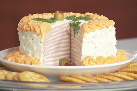 Bologna Cake, Kitchen Ingredients, Savory Crepes, Cake Decorating Kits, Meat Appetizers, Sandwich Cake, Tasty Kitchen, Savory Appetizer, Morning News