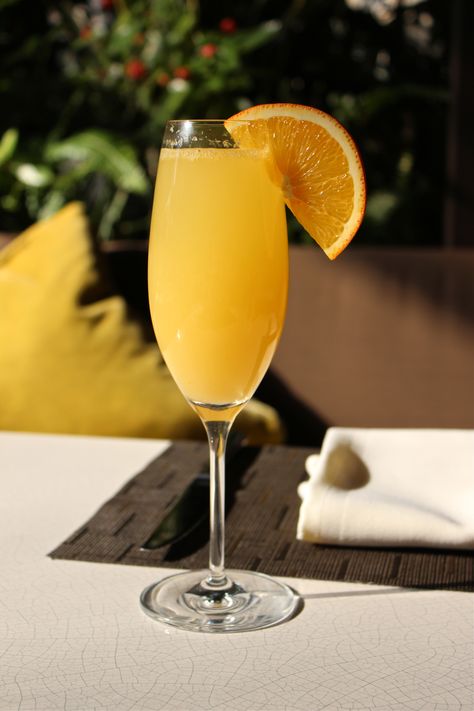 Show some <3 for bottomless mimosas! #brunch Brunch Mimosas Aesthetic, Mimosa Brunch Aesthetic, Mimosa Brunch Ideas, Mimosas Aesthetic, Mimosa Aesthetic, Mimosa Restaurant, Mimosa Photography, Brunch Barcelona, Mimosas Brunch