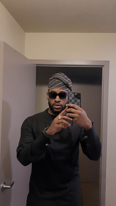 Black Native Wears For Men, Black Kaftan Men, Black Senator Styles For Men, African Male Fashion, Agbada Styles Men, Aesthetic Clothes Men, Senator Styles For Men, Agbada Design, Kaftan For Men