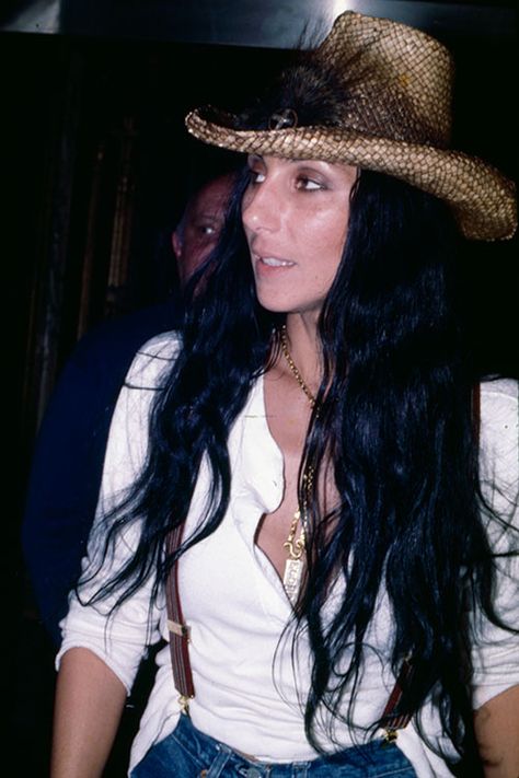 Cher Cher 60s, Cher Photos, 00s Fashion, Snap Out Of It, Iconic Images, Studio 54, Oscar Winners, Lady And Gentlemen, Cowboy Hat