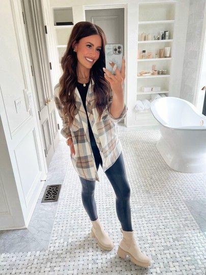 Classy Flannel Outfit, Shacket Outfit Women, Fall Fashion Trends Casual, Shacket Outfit, Stylish Outfits For Women Over 50, Teacher Clothes, Fleece Plaid, Plaid Shacket, Sock Booties