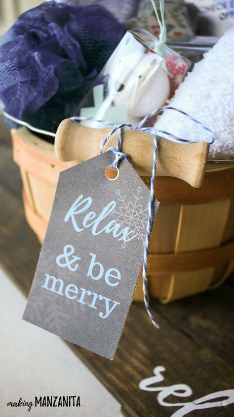 Relax & be merry Christmas gift tag printable goes perfect with this bath gift basket | Unique Christmas gift ideas for her Spa Gift Tag, Shower Gel Gift Ideas, Bath Towel Gift Ideas, Bath Basket Ideas, Bath Towel Gift Basket Ideas, Relaxation Basket, Bath Baskets, Relaxation Gift Basket, Bath Basket