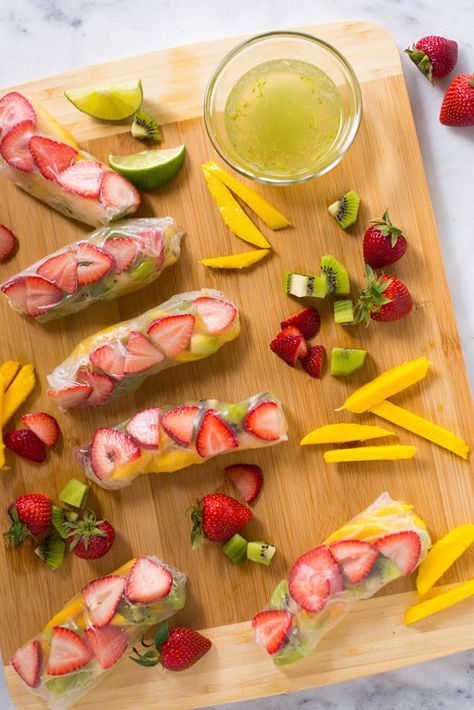 Spring Recipes Healthy, Best Dipping Sauces, Healthy Spring Rolls Recipe, Healthy Images, Spring Roll Recipes, Fruit Spring Rolls, Spring Roll Dipping Sauce, Healthy Spring Rolls, Secret Sauce Recipe