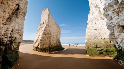 Botany Bay, Broadstairs | Visit Botany Bay in Kent Botany Bay Kent, Margate Kent, British Beaches, Kent Coast, Botany Bay, Kent England, Romantic Places, Seaside Towns, Days Out