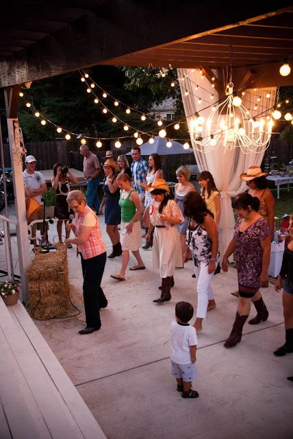 Country Backyard Birthday Party. #farmparty #stringlights Backyard Western Party, Country 40th Birthday Party Ideas, 18ty Birthday, Ho Down Party Ideas, Country Themed Birthday Party, Square Dance Party, Country Birthday Party Ideas, Hoedown Party Ideas, Country Hoedown Party