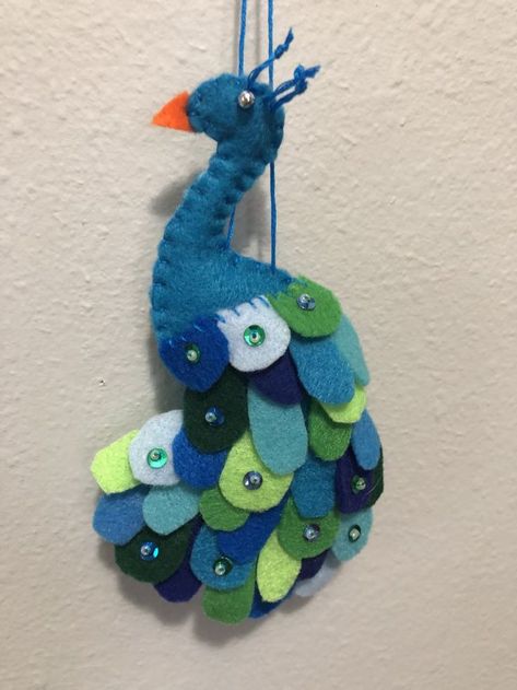 Peacock Ornaments, Felt Monster, Peacock Pattern, Felt Crafts Patterns, Peacock Art, Bird Crafts, Felt Embroidery, Felt Birds, Felt Christmas Ornaments