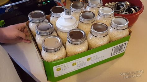 Long Term Rice Storage, Storing Rice Long Term, How To Store Rice Long Term, How To Store Flour, Mason Jar Oatmeal, Emergency Hacks, Gallon Mason Jars, Emergency Preparedness Food, Survival Foods