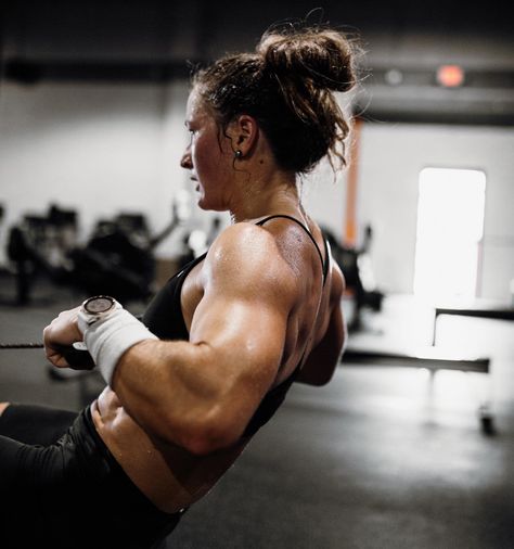 Female Working Out Aesthetic, Strong Arms Women Aesthetic, Strong Girl Aesthetic Muscle, Physically Strong Women Aesthetic, Women Muscles Aesthetic, Muscles Aesthetic Woman, Muscle Inspo Women, Strong Aesthetic Girl, Muscle Aesthetic Woman