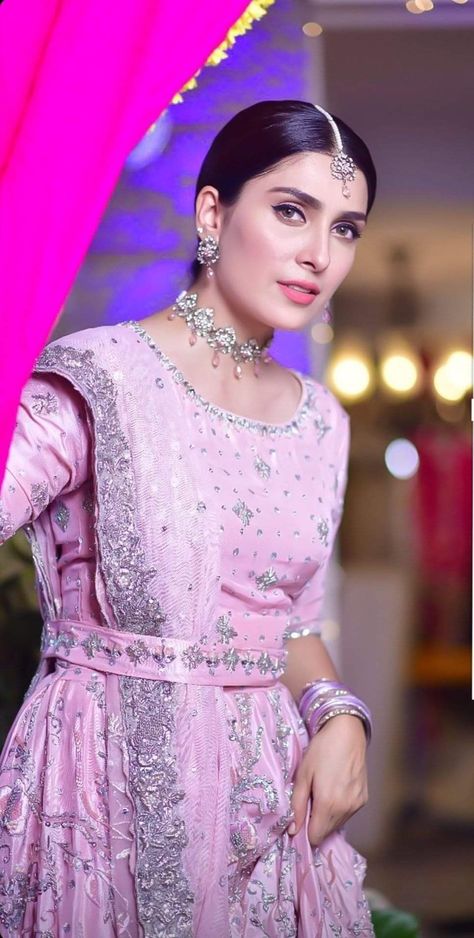 Trippy Optical Illusions, Ayeza Khan Wedding, Ayza Khan, Pak Actress, Grown Dress, Cotton Dress Indian, Ayesha Khan, Danish Taimoor, Aiza Khan