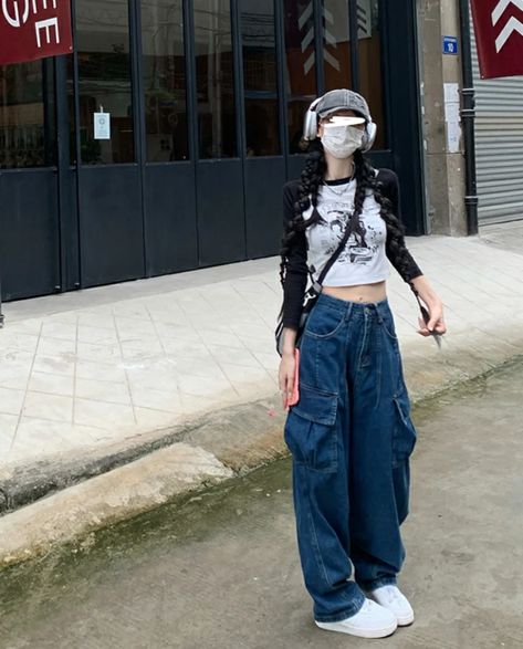 Downtown Outfits, Tomboy Style Outfits, September 17, Baggy Pants, Swaggy Outfits, Tomboy Fashion, Korean Street Fashion, Korean Outfits, Casual Style Outfits